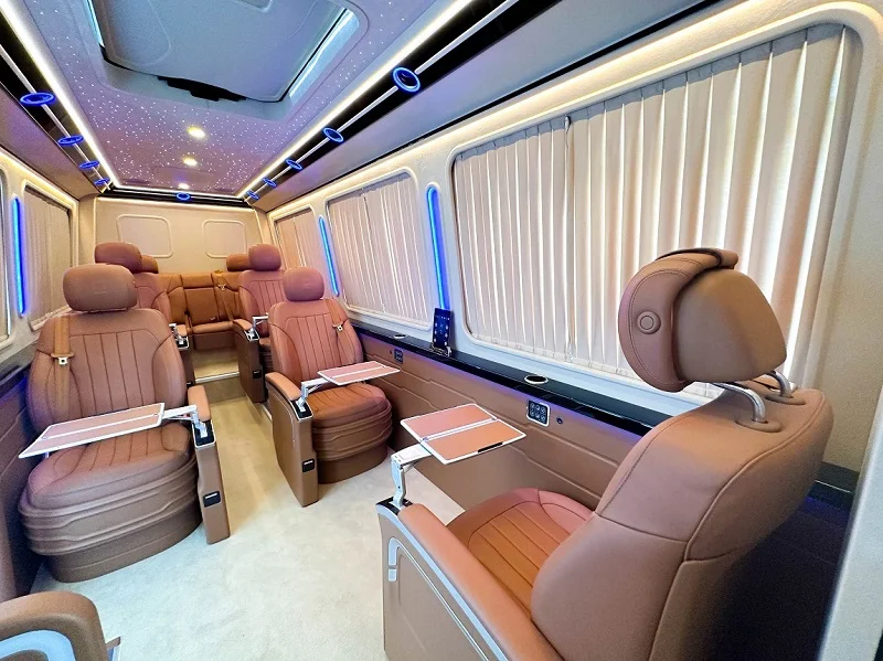 Vans & Coaches Saudi Arabia | 12-47 Passengers | Roark Fleet